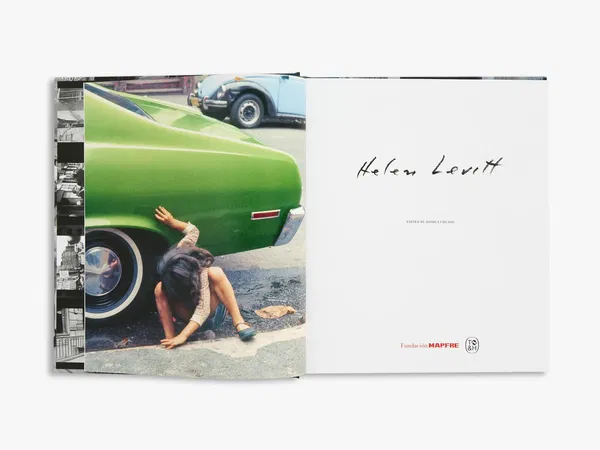 imgi_21_9780500030974_Helen-Levitt_in01